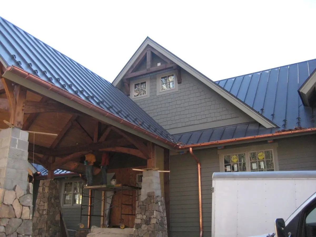 Craftsman Roofing team delivering quality roofing work in Stockholm